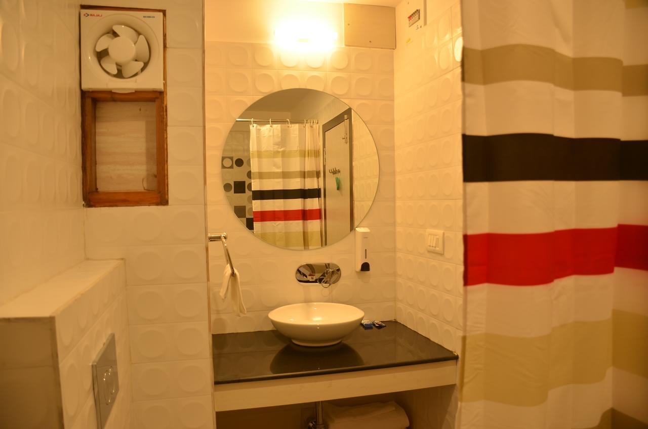 Hotel Aura Shillong Kültér fotó