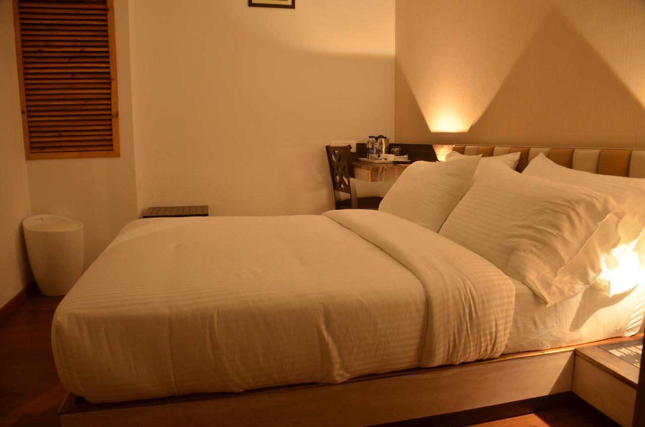 Hotel Aura Shillong Kültér fotó