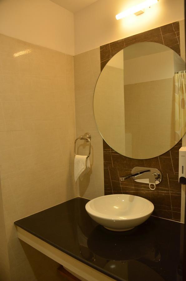 Hotel Aura Shillong Kültér fotó