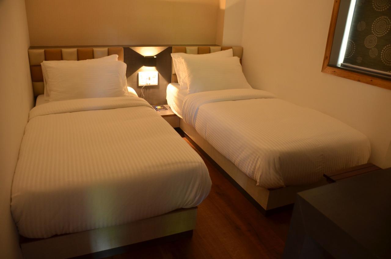 Hotel Aura Shillong Kültér fotó
